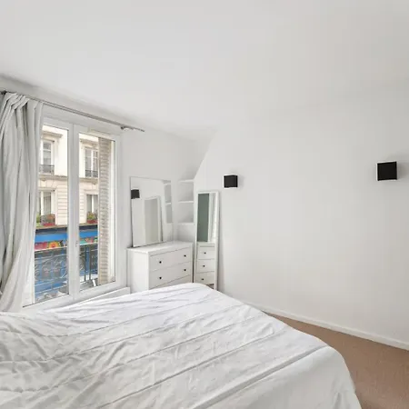 Le Charme Parisien A Deux Pas De Montmartre Appartamento *